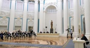 te-pasur-dhe-pa-ze,-analiza-e-bbc:-si-i-ka-mbajtur-putini-miliarderet-e-rusise-ne-anen-e-tij-gjate-luftes