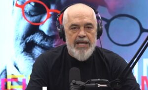 “lincohen-familje-e-njerez-me-gjysme-te-verteta”,-rama-“shperthen”-ne-“flasim:-poterexhinjte-dhe-pallavraxhinjte-nuk-ndalin-dot-arritjet-e-shqiperise