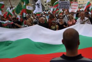 mes-pasigurise-dhe-shpreses,-bullgaria-i-bashkohet-euros-me-1-janar.-gjysma-e-qytetareve-jane-kunder