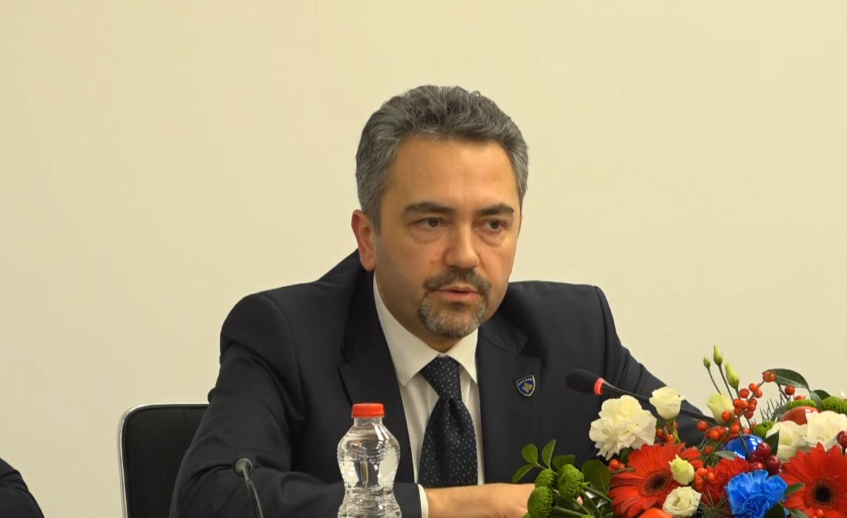 zgjedhjet/-“integriteti-i-votes-nuk-do-te-cenohet”,-kreu-i-kqz-ne-kosove:-procesi-i-votimit-vijon-normalisht.-ka-pasur-disa-nderprerje-te-energjise,-por-pa-probleme