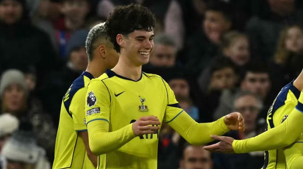 tottenham-e-mbyll-vitin-me-fitore,-por-ende-larg-zones-se-europes-(video)