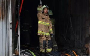 u-shkrumbuan-teksa-flinin/-azili-i-pleqve-perfshihet-nga-flaket,-16-persona-humbin-jeten-ne-indonezi