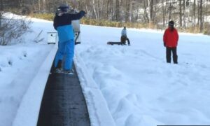 pushimet-kthehen-ne-tragjedi!-i-ngeci-dora-ne-shkallet-levizese,-humb-jeten-5-vjecari-ne-japoni