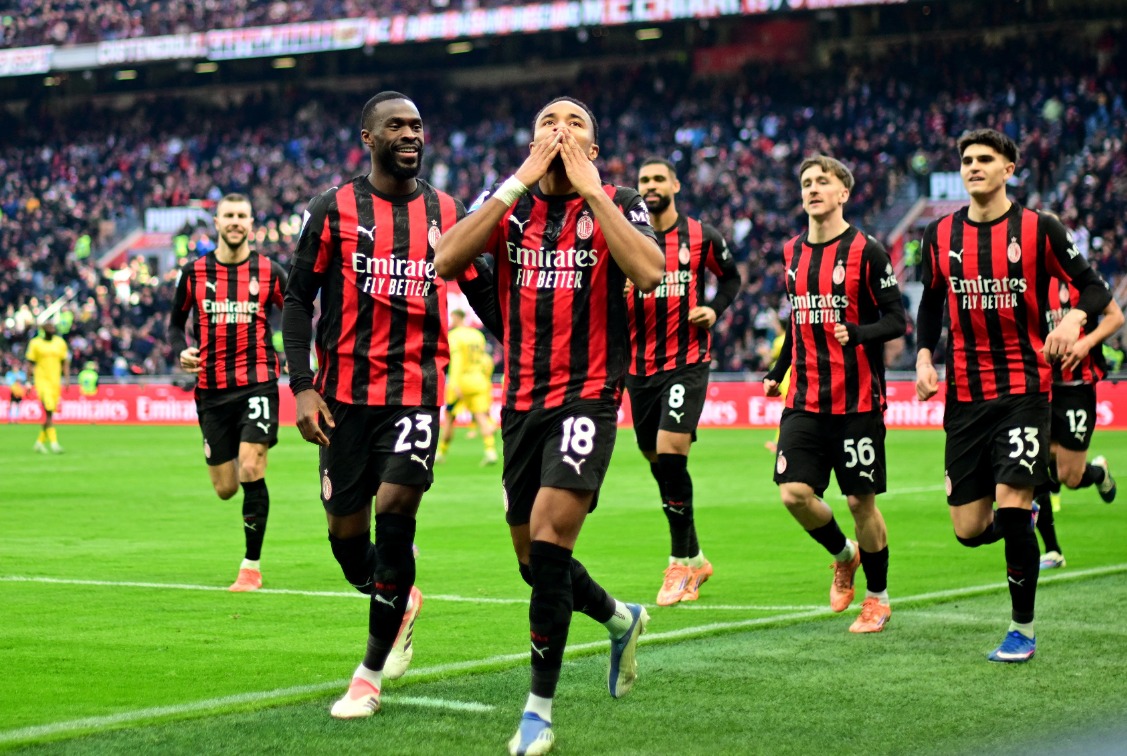 milan-me-riten-titulli,-por-allegri-frenon:-objektiv-mbetet-champions-(video)