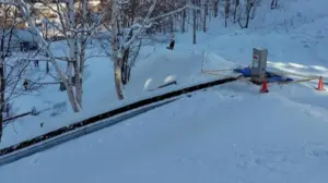 video/-pushimet-familjare-kthehen-ne-tragjedi,-5-vjecari-humb-jeten-pas-aksidentit-ne-shkallet-levizese-ne-nje-resort-ne-japoni