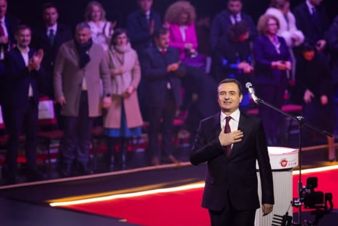 triumfoi-ne-zgjedhje,-albin-kurti-falenderon-qytetaret:-u-angazhuat-pa-kursim-per-fitoren-e-vetevendosjes!-na-prifte-e-mbara