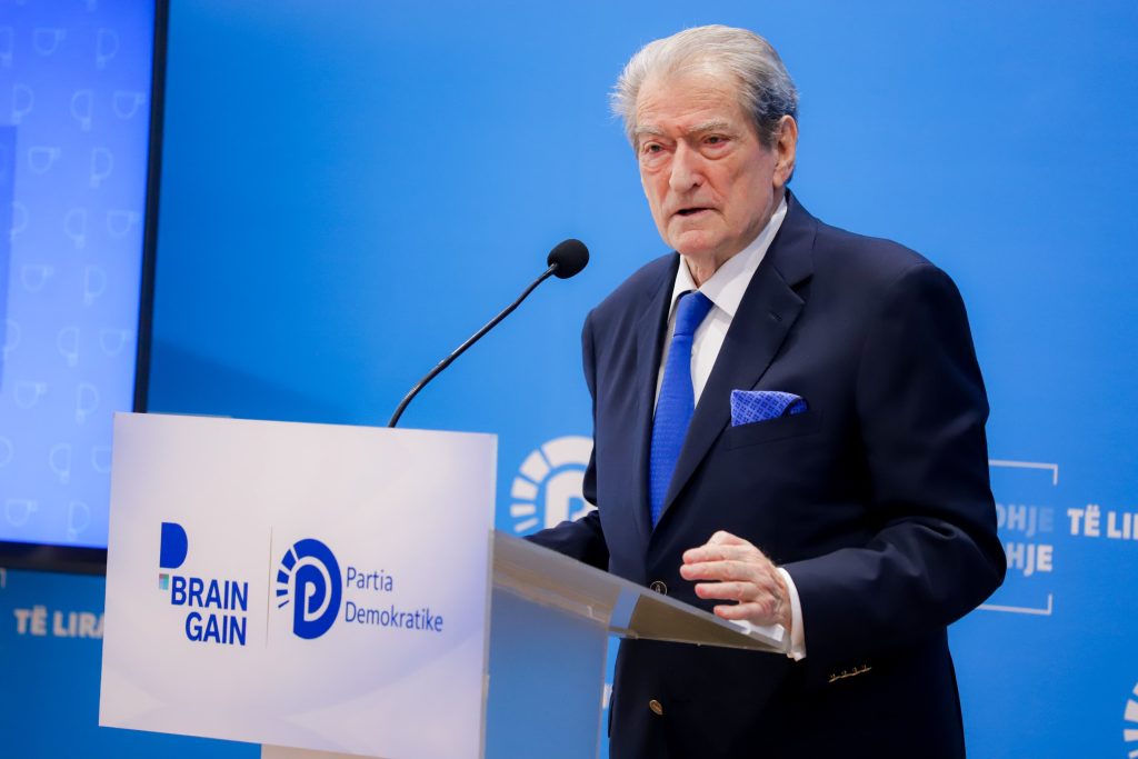 berisha:-departamenti-brain-gain-erdhi-ne-pd-ne-momentet-me-kritike-te-saj.-ai-ka-nje-rendesi-themelore-per-partine