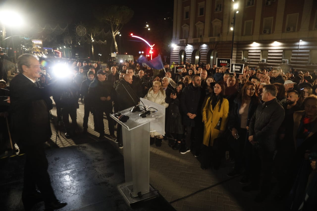 sot-foltorja-e-6-te-e-opozites-para-kryeministrise,-policia-me-plan-masash:-rruget-qe-bllokohen