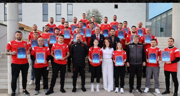 27-trajnere-te-rinj-marrin-licensen-uefa-c,-fshf-ne-mbeshtetje-edhe-te-shtresave-ne-nevoje