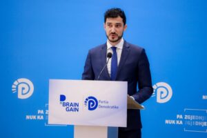 andi-mustafaj:-nje-rrugetim-qe-provoi-se-politika-mund-te-behet-ndryshe,-bilanci-i-tre-viteve-te-departamentit-brain-gain