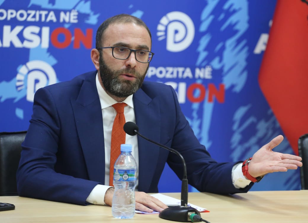 “rama-po-e-mban-peng-per-ceshtjen-balluku”,-bardhi-i-pergjigjet-gjk-se:-pse-1/5-e-deputeteve-nuk-legjitimohen,-ndersa-kryeministri-lejohet-te-kerkoje-interpretim-per-masat-ndaj-nje-ministri?