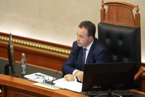 dokumenti/-deputetet-e-pd-kerkuan-mbledhjen-e-keshillit-te-mandateve,-kuvendi-refuzon:-do-te-presim-vendimin-e-gjykates-kushtetuese!