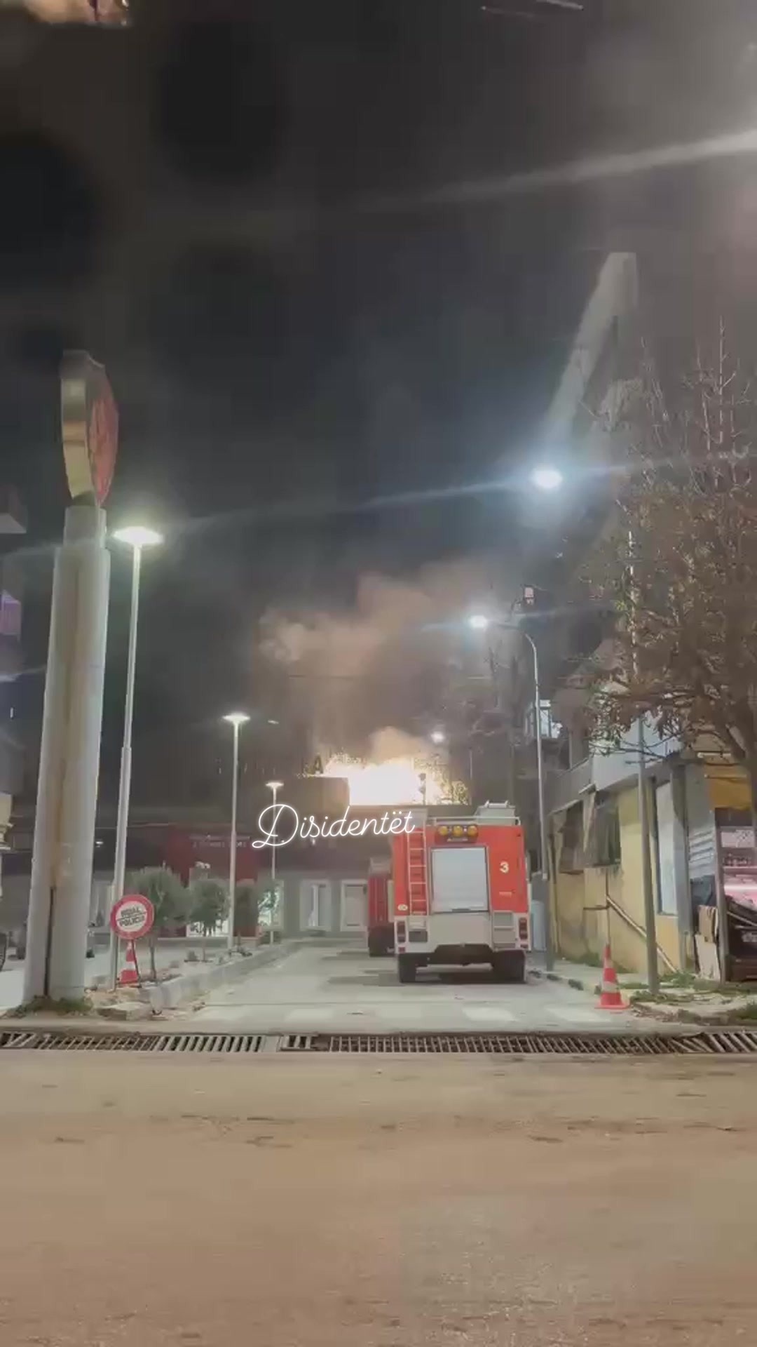 policia-e-vlores-feston-me-fishekzjarre-ardhjen-e-ujit-me-autobot!