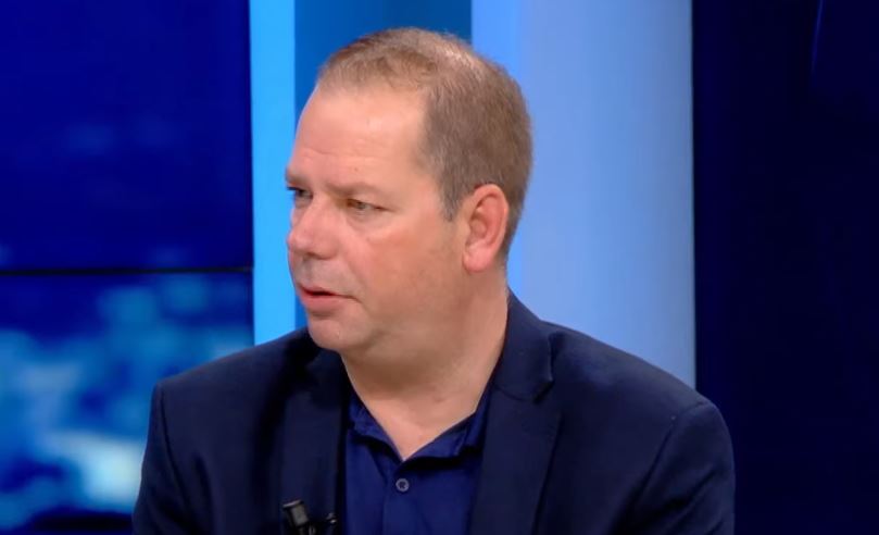 fitoret-e-rames-dhe-kurtit-si-fitorja-e-pirros!