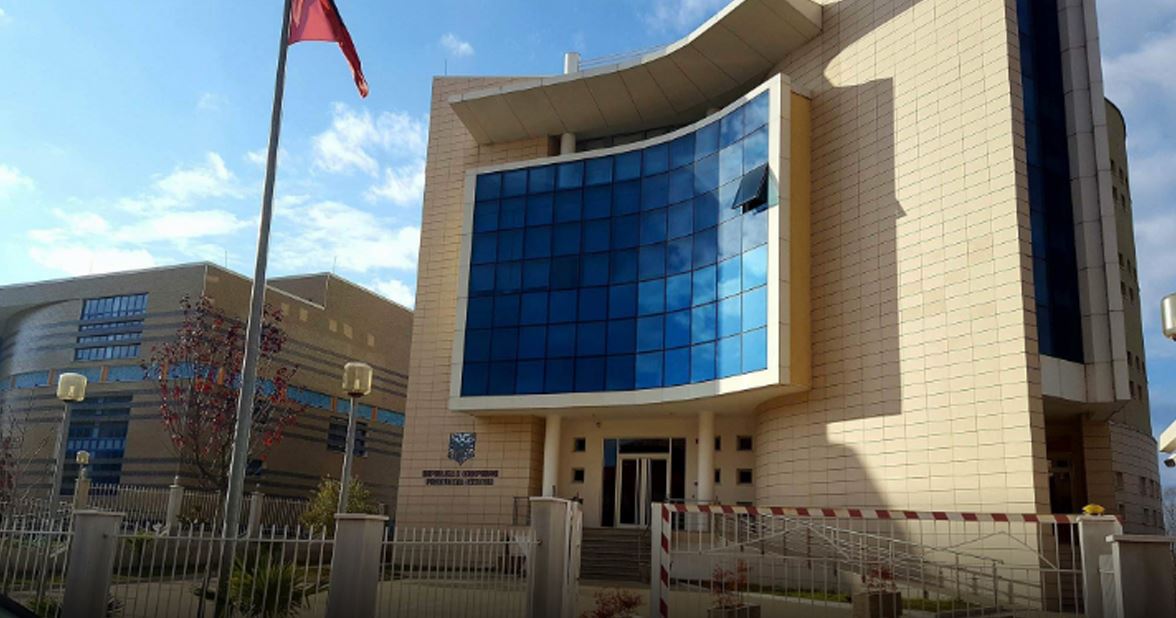 i-denuar-ne-france-per-droge/-prokuroria-i-sekuestron-llogarite-bankare,-makinat-dhe-motomjetet-shkodranit.-ja-kush-eshte-(emri)