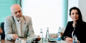 “shqiperia-1-sh-per-prokurimet-publike”,-rama-e-pranon-hapur:-po,-kam-takuar-perfaqesues-te-kompanise-turke-qe-ndertuan-tunelin-e-llogarase!-komentet?-si-ato-te-shvejkut!