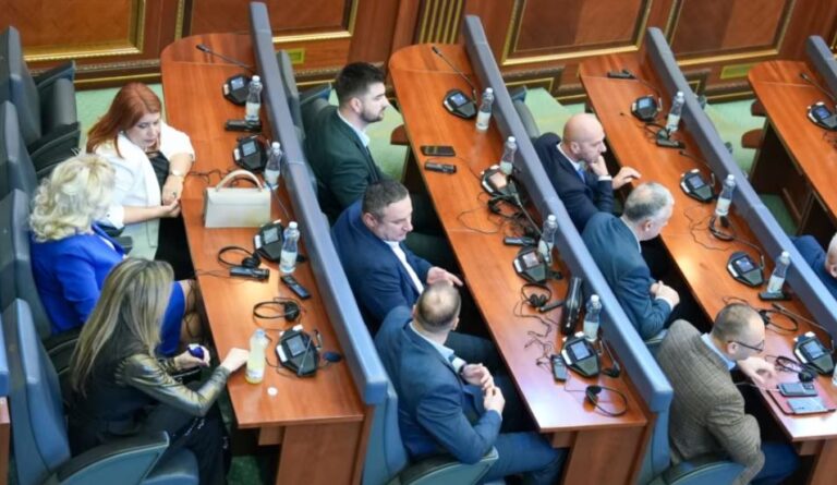 analiza-e-rel:-lvv-ja-do-ta-zvogeloje-ndikimin-e-listes-serbe-ne-institucionet-e-reja