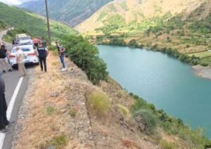 “drejtuesi-i-range-rover-la-hapur-dritaren,-dalloheshin-tatuazhet-ne-krah”,-hetimet-per-vrasjen-e-renis-dobres:-30-minutat-e-fundit-te-viktimes,-kamerat-fiksuan-vellezerit-bushgjokaj-dhe-petrit-cakraj.