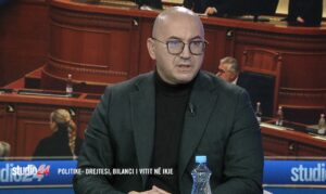 “‘veliaj’,-‘balluku’-dhe-‘akshi’-ngjarjet-me-te-renda!-2026-viti-i-shpagimit-te-madh”,-litaj:-ahmetaj-hynte-ne-zyren-e-rames-pa-trokitur,-i-vetmi-qe-e-bente-te…