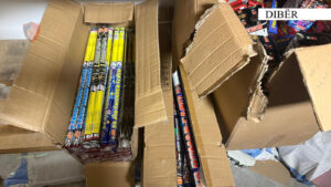 konstatohen-3-dyqane-ne-peshkopi-me-fishekzjarre-dhe-kapsolla,-e-pesojne-3-pronaret-e-bizneseve