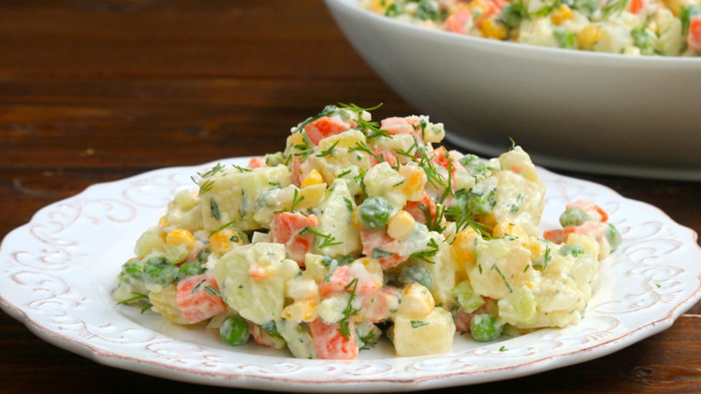 tri-sallatat-qe-nuk-duhet-te-mungojne-ne-tryezen-e-vitit-te-ri