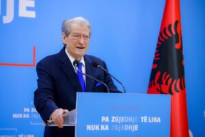 “niseni-vitin-si-misionare”-berisha-mesazh-shqiptareve:-ne-2026-t’i-bejme-funeralin-organizates-kriminale-‘rilindja’-dhe-kreut-rama