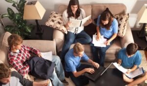 adoleshente-shqiptare-“dembele”-ushqehen-mire,-por-75%-bejne-jete-sedentare