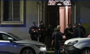 misteri/-gjendet-i-vdekur-tregtari-i-njohur-i-antikiteteve-dhe-gruaja-e-tij-ne-firence,-plage-thike-ne-trup.-shtepia-si-skenat-horror,-plot-me…