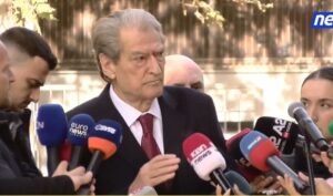 “cili-viu-viu-ja-ben-ventingu”/-berisha-paralajmeron:-ne-12:00-do-te-denoncoj-skandalin-e-madh-te-rames-dhe-ballukut