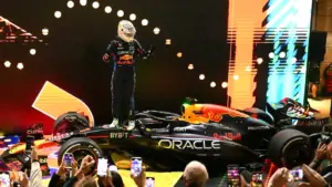 verstappen-prane-mrekullise/-formula-1,-kampioni-i-botes-fiton-ne-katar,-shpreson-titullin