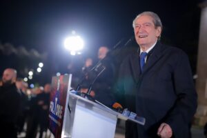 “nuk-e-leshojme-sheshin”,-berisha-para-demokrateve:-me-edi-ramen-nuk-shkojme-me-kurre-ne-zgjedhje! 