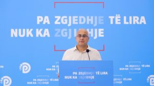 blendi-himci:-keshilltaret-bashkiake-socialiste-te-elbasanit-rrisin-tarifat-e-te-pakten-8-sherbimeve-per-qytetaret-e-kesaj-bashkie,-kryebashkiaku-justifikohet-se-jane-rritur-kostot