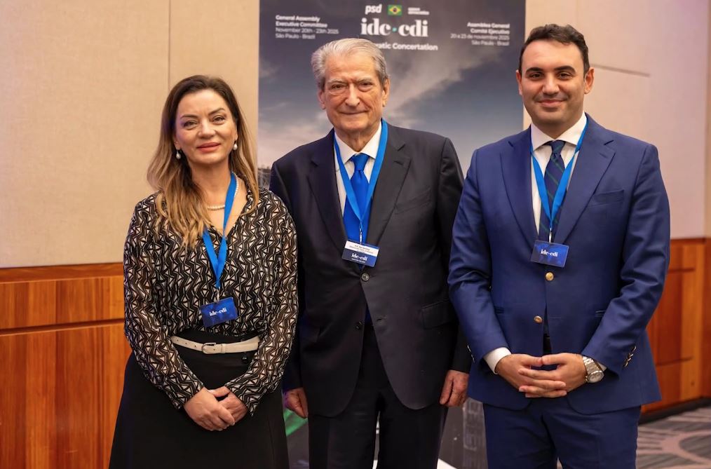 protesta,-kellici-“zgjedh”-mamdanin/-mungon-serish-ne-foltore-pd-ne-kaos.-leviz-dhe-salianji