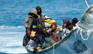 roja-bregdetare-e-mauritanise-shpeton-141-emigrante-prane-brigjeve-perendimore-te-afrikes