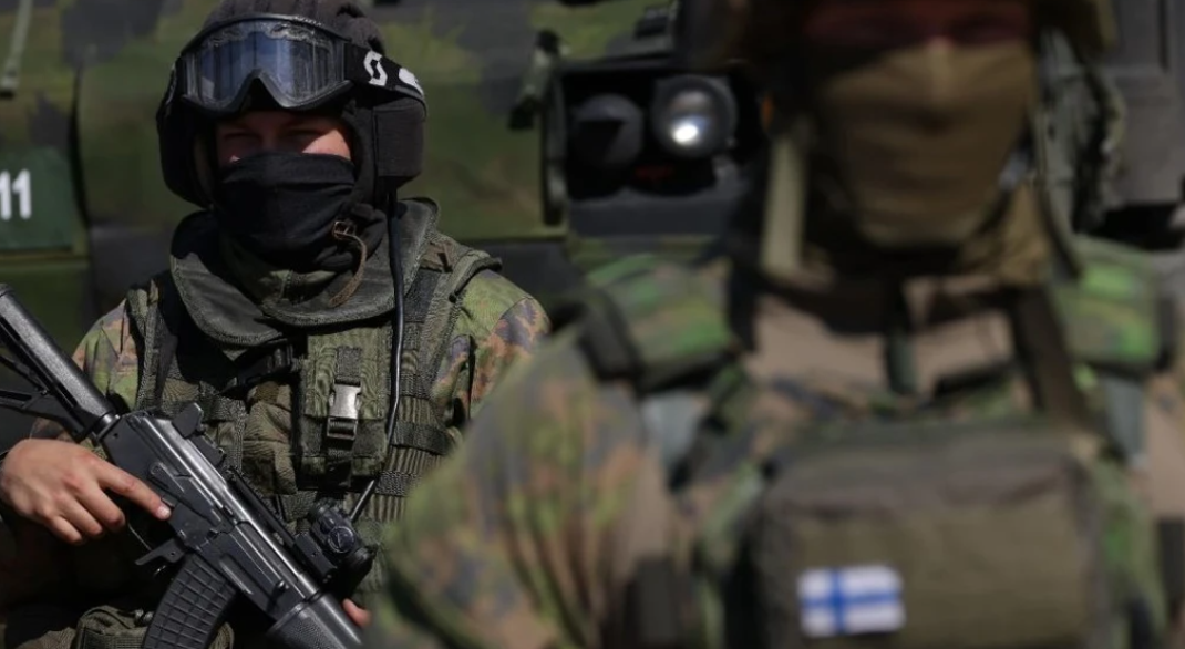 finlanda-rrit-kufirin-e-moshes-per-rezervistet-ushtarake-deri-ne-65-vjec