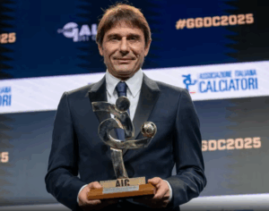 foto/-me-te-miret-e-vitit-ne-serie-a,-napoli-“rremben”-skenen