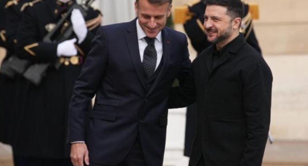 zelensky-paralajmeron-negociatoret-ne-paris,-perplasen-nato-e-moska