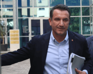 veliaj,-seanca-shtyhet-te-premten/-gjykata-i-jep-kohe-te-njihet-me-aktet-e-dosjes