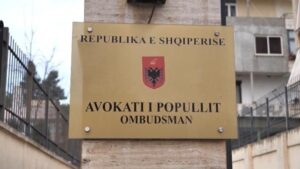 kandidatet-per-avokat-te-popullit/-sot-perfundon-afati-per-mbledhjen-e-firmave