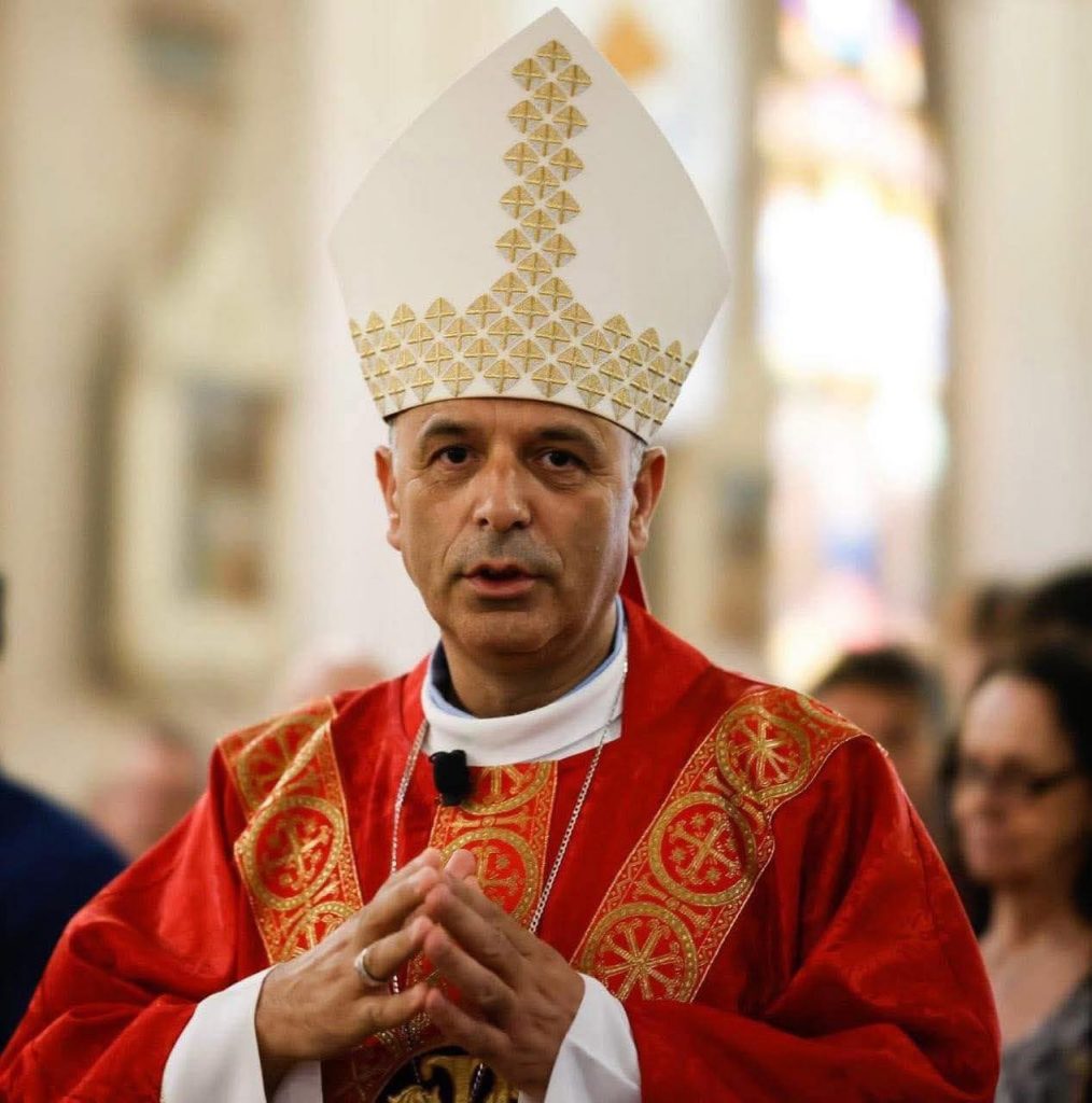 percillet-ne-banesen-e-fundit-ipeshkvi-i-sapes,-simon-kulli