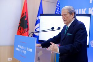 pezullimi-i-ballukut/-berisha:-ceshtja-kaloi-per-gjykim-pas-presioneve-te-rames,-kushtetuesja-te-zhvilloje-seance-publike.-ne-unazen-e-madhe-jane-vjedhur-lirshem-250-milione-euro