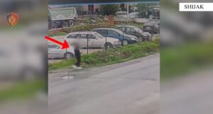 tentoi-te-vidhte-dy-automjete-dhe-grabiti-sende-ne-nje-tjeter,-arrestohet-ne-shijak-54-vjecari-nga-torino