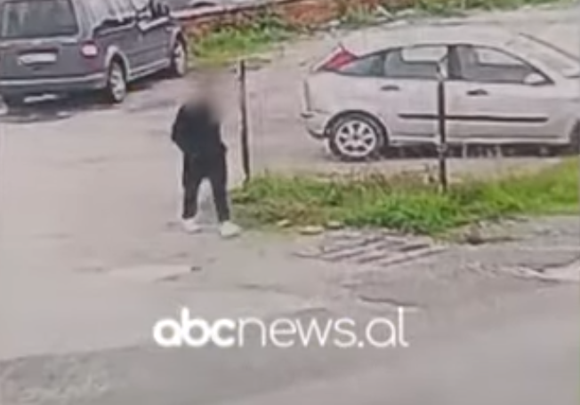 tentoi-te-vidhte-dy-automjete,-grabiti-sende-ne-nje-tjeter/-shijak,-pranga-54-vjecarit-nga-torino