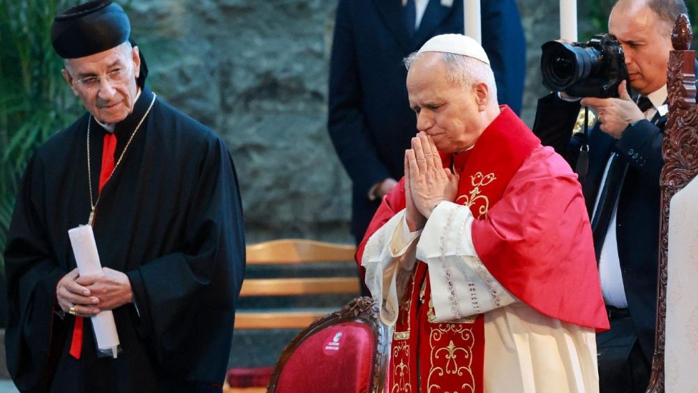 lutje-ne-vendin-e-shperthimit	papa-ne-liban,-takon-familjaret-e-viktimave