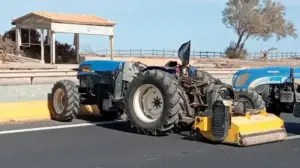 video/-fermeret-ne-greqi-pershkallezojne-protestat,-nuk-heqin-dore-nga-kerkesat-e-tyre,-bllokojne-autostraden-athine-selanik