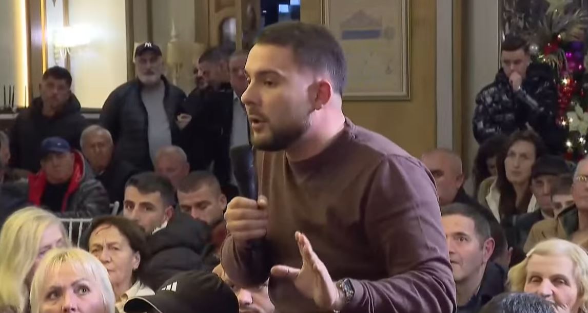 “demokratet-jane-te-pa-motivuar,-me-zor-po-mbushim-komisionet”,-anetari-i-pd-ia-thote-hapur-berishes:-kollaj-te-jesh-ne-opozite-me-rroge-deputeti!-po-promovohen-ata-qe…