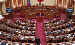 “gjeni-kohe-te-mbroni-hajduten-belinde,-por-jo-qytetaret”,-balliu-ngre-tonet-ne-kuvend:-3-atentate-ne-2-jave,-ku-eshte-ministrja-e-mbrojtjes-te-jape-llogari?