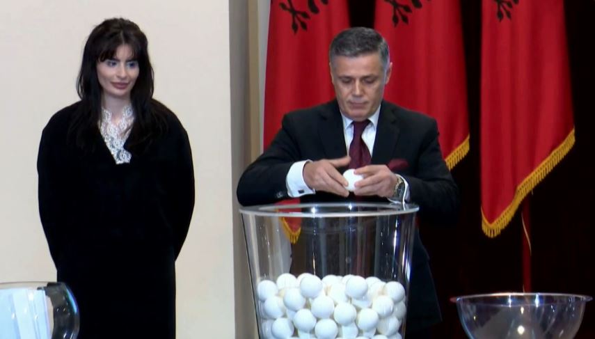 anetaret-e-rinj-te-ked/-hidhet-shorti-ne-presidence.-ilir-panda-zgjidhet-kryetar