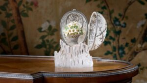 veza-e-“arte”-faberge/-shitet-per-shifren-rekord-30-milione-dollare