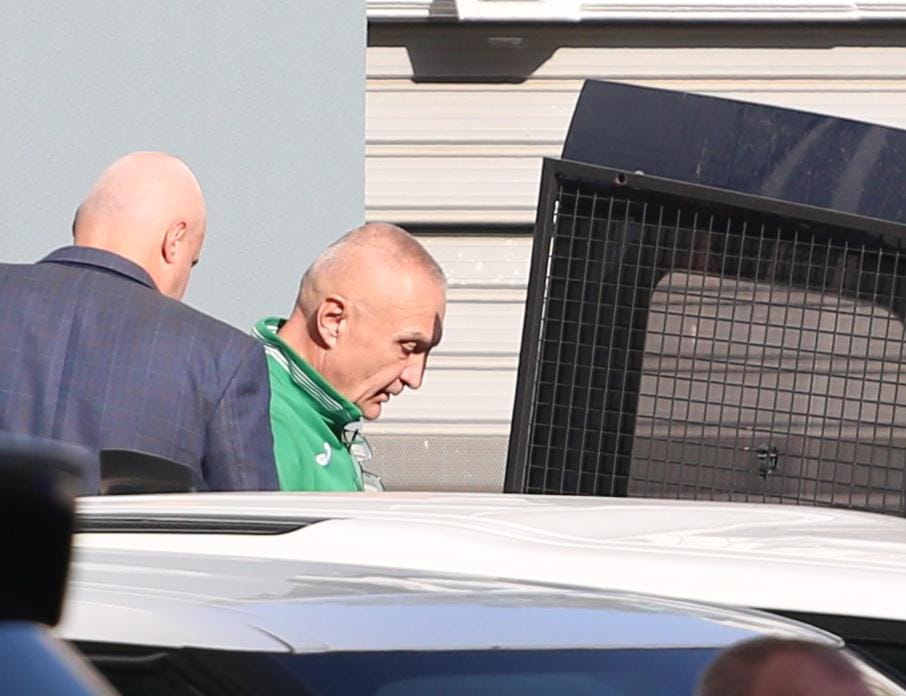 meta:-me-nxirrni-nga-kafazi/-pas-veliajt-edhe-ish-presidenti-kerkese-ne-spak